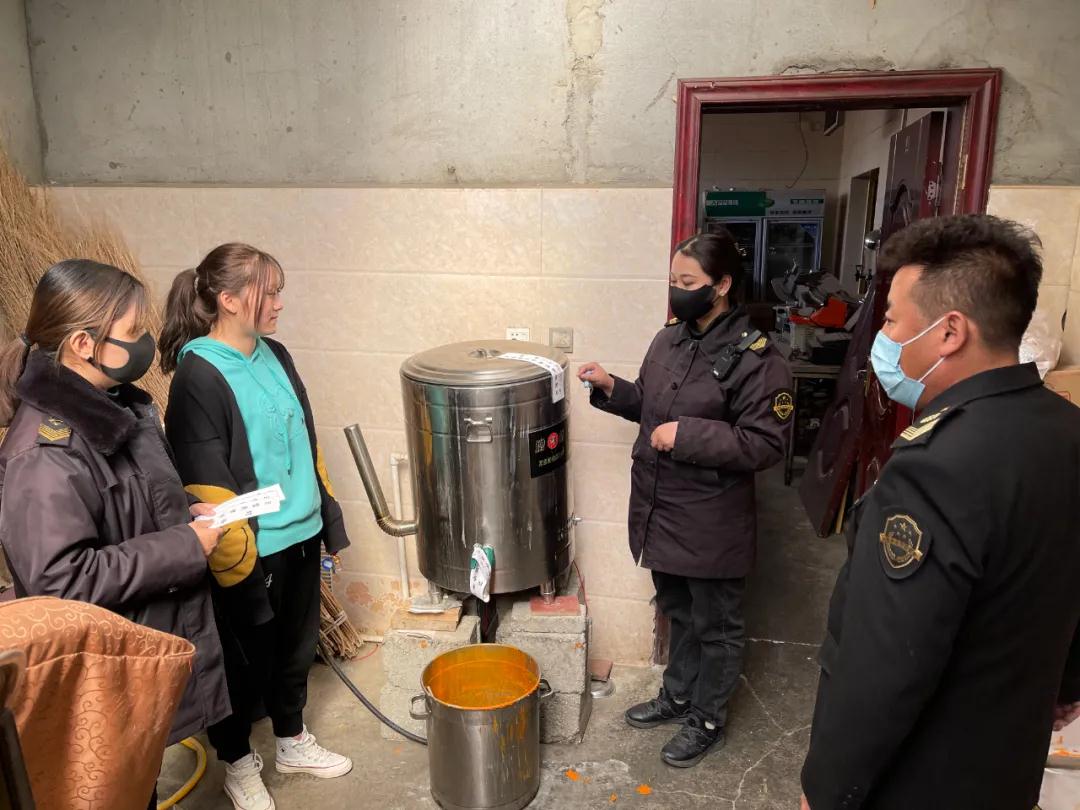 西藏火鍋店2家營業(yè)執(zhí)照被吊銷、2家立案調(diào)查、5家停業(yè)整頓